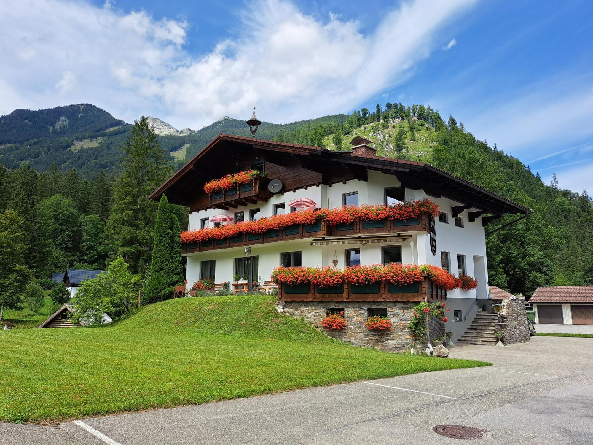 Hotel Garni Landhaus Buertlmair Hinterstoder Exterior foto