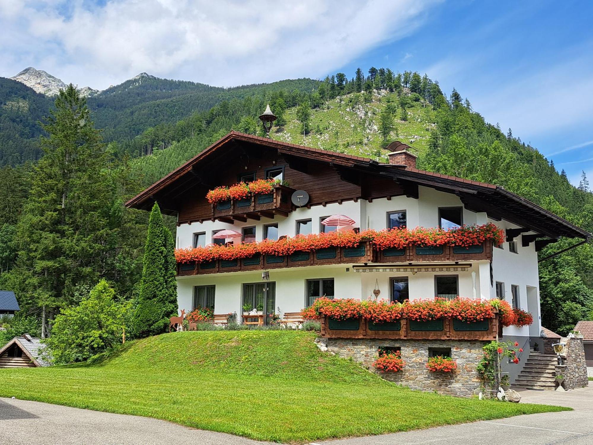 Hotel Garni Landhaus Buertlmair Hinterstoder Exterior foto